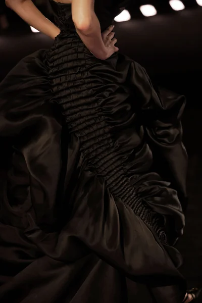 Look 10